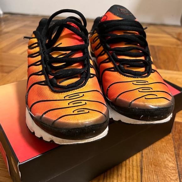 Nike Air Max Plus (GS) - Size 5 - Sunset. - Picture 3 of 4
